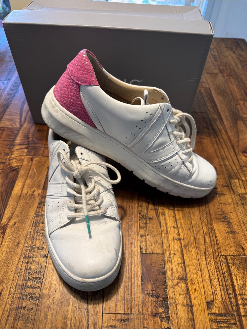 Vionic Women’s Simasa White Leather Sneakers